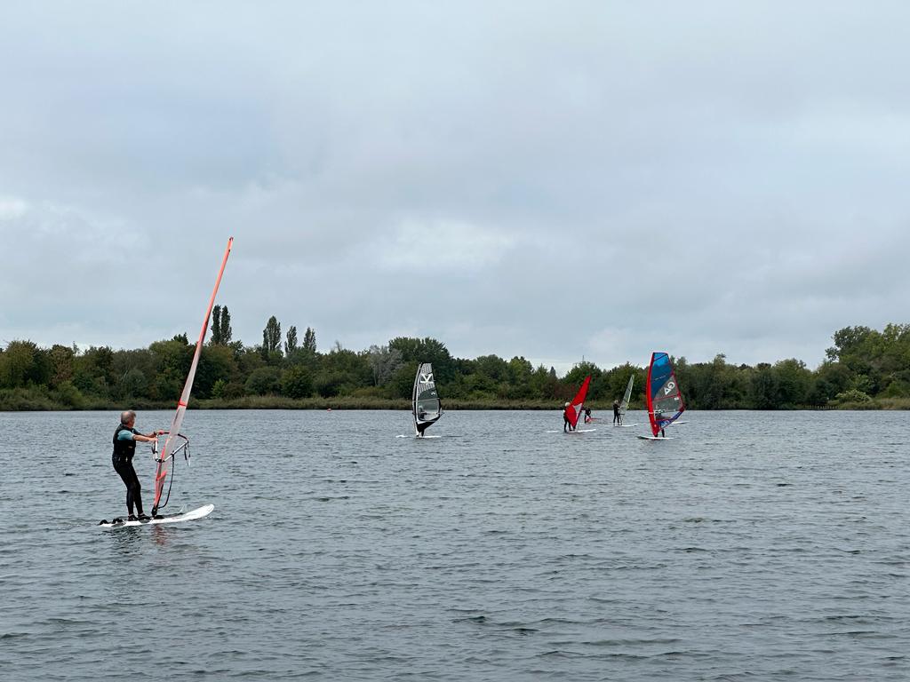 1301 - 4 windsurfen